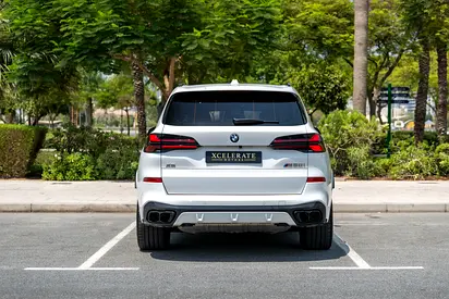 2025 BMW X5 M60i xDrive — zdjęcie 8