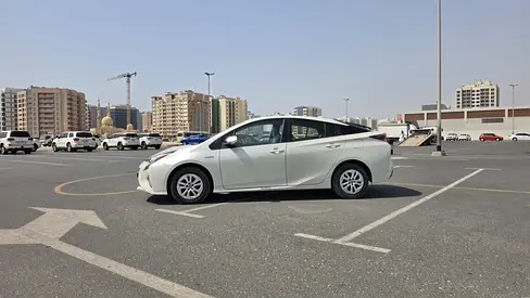 صورة 6 لـ 2017 Toyota PRIUS