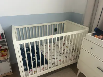 White Pottery Barn baby crib - very good condition
