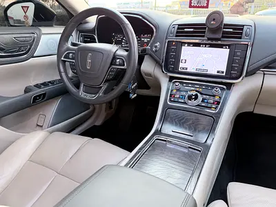 صورة 14 لـ 2017 Lincoln CONTINENTAL