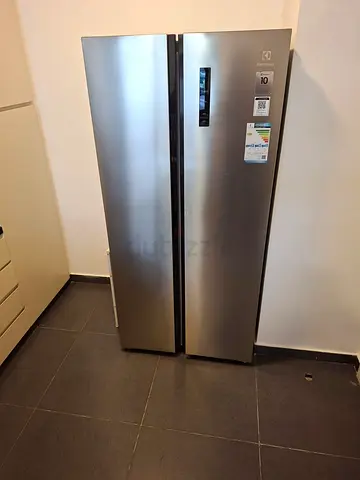 Electrolux side by side brand new refrigerator never used for sale
