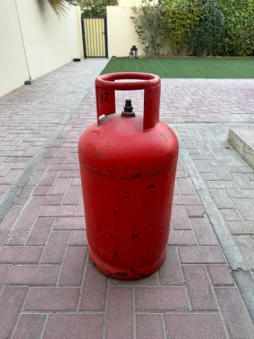 Red LPG Gas Cylinder - Used (100% full)