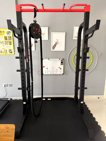 Multifunctional Power Rack with Pulley System, Pull-Up Bar and Accessories.