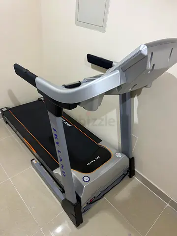 Skyland Folding Treadmill - excellent Condition, used only once,same like new