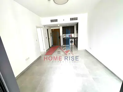 Luxury 1BR with pool view|Balcony|Parking