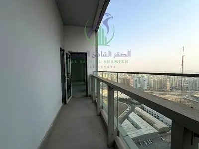 شقة ثلاث غرف وصالة للإيجار السنوي في النهضة الشارقة بإطلالات بانورامية وبلكونة كبيرة ومطبخ أمريكي وغرفة خادمة ماستر وموقفين وجيم ومسبح