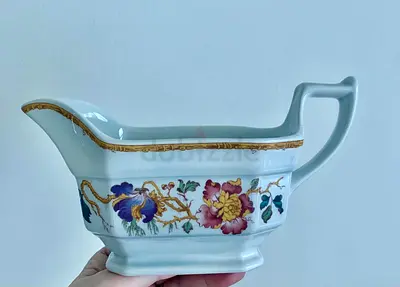 Vintage Porcelain Gravy ( sauce) Boat with Hand-Painted Floral Motif. Wedgwood.