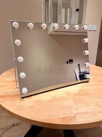 URGENT SALE: Hollywood Vanity Mirror — 15 LED Bulbs, 3 Light Modes, Dimmable