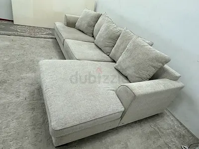 Looks great condition the one brand Kingston sofa