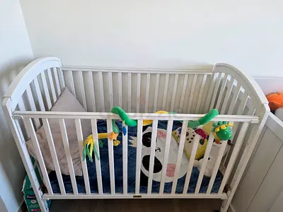 Junior bed white Center point