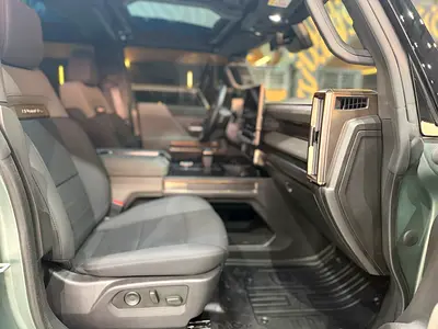 2024 GMC HUMMER 照片 9