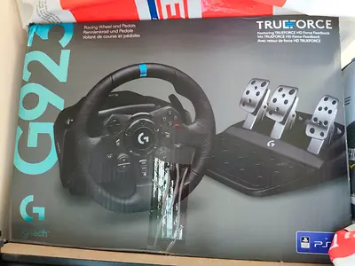 Logitech G923 TrueForce Racing Wheel + Pedals (boxed)