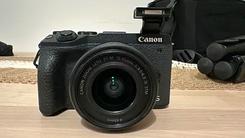 Canon EOS M6 Mark II Mirrorless Camera with 15-45mm Lens - Great Condition