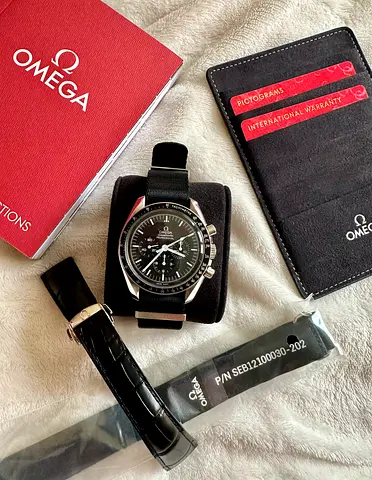 Omega speedmaster moonwatch 
42mm Full set