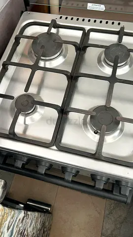 4-burner stainless steel gas hob — good working condition in Dxb Silicon oasis