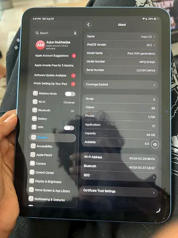 Apple iPad 10th Gen 64GB blue. Flawless Working Condition and no ware used 2 months only