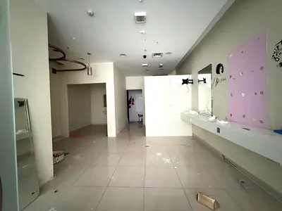 Hot OFFER LUXURY shop prime location business center ready to move only jest 70k