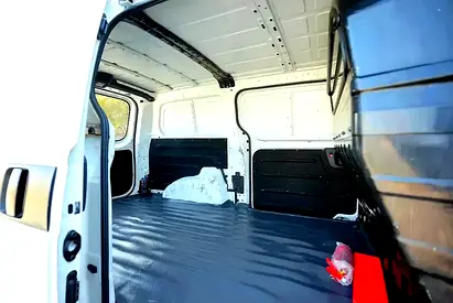 صورة 8 لـ 2021 Hyundai H1