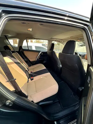 2017 Toyota RAV 4 — фото 3