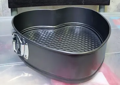 Heart-Shaped Non-Stick Cake Baking Pan / Springform Bake Tray