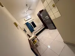 Quiet family building furnished in Burdubai Rolla street Must see
