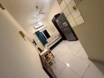 Quiet family building furnished in Burdubai Rolla street Must see