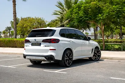 2025 BMW X5 M60i xDrive — zdjęcie 7