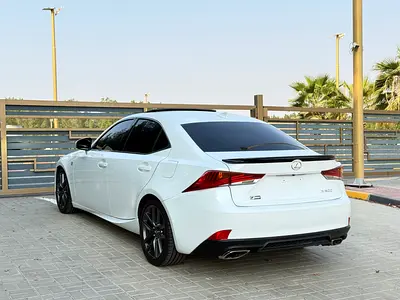 صورة 9 لـ 2018 Lexus IS-SERIES