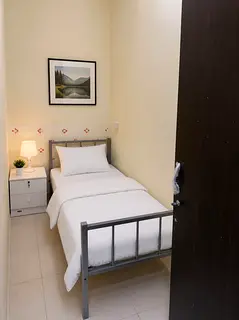 single partition male near to mall of The Emirates metro station