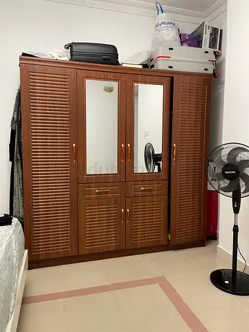 Wooden 4-Door Wardrobe with Mirrors — Good Condition