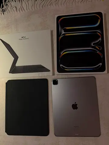 iPad Pro for sale with Magic Keyboard M2 chip read description negotiable !!!!