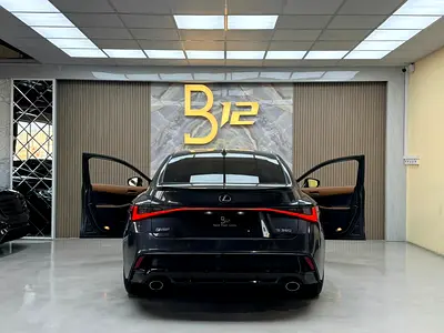 صورة 6 لـ 2025 Lexus IS-SERIES
