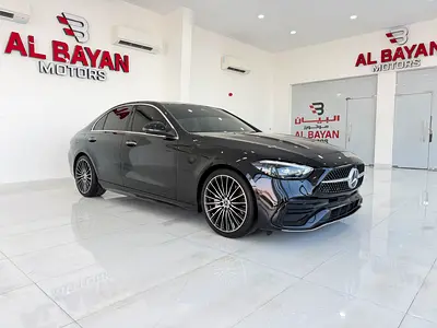 مرسيدس بنز C200 اسود / احمر 2023 (خليجي)
