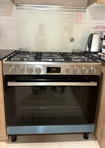 Bosch HGW3A series 5 Burner Gas Cooker and Oven