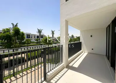 3BR Townhouse | Prime Location | Vacant