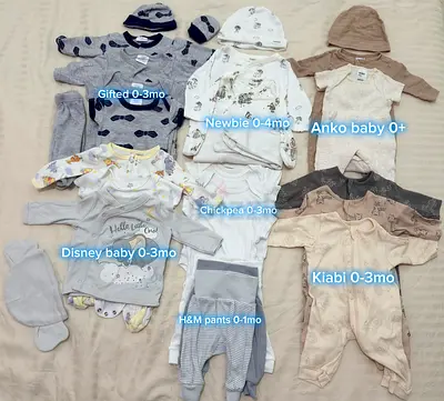 Bundle of newborn baby clothes (0-3 months) - mixed brands