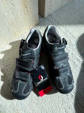 Scott cycling shoes - size 42, new with tags including cleats