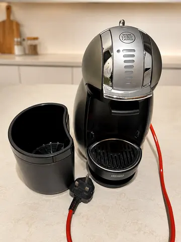 De’Longhi Dolce Gusto Genio 2 Coffee Machine - Barely Used