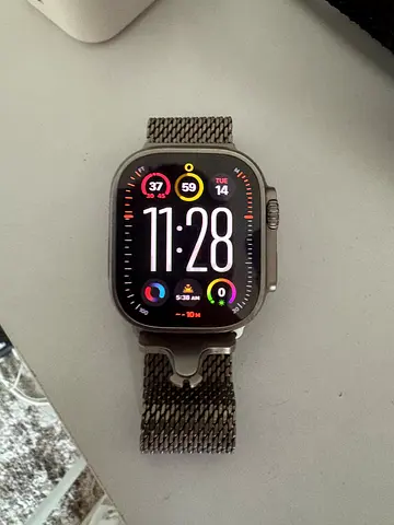 Apple Watch Ultra-style smartwatch with Milanese loop band (Excellent condition)