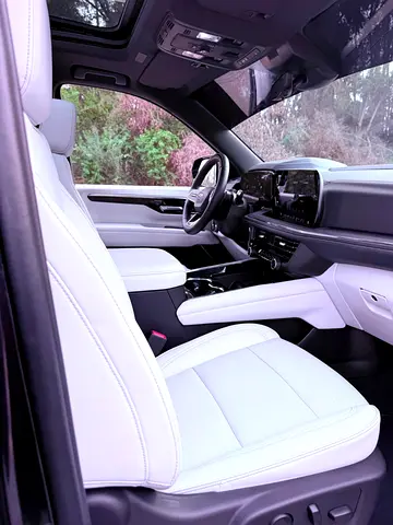 2025 Chevrolet TAHOE 照片 11