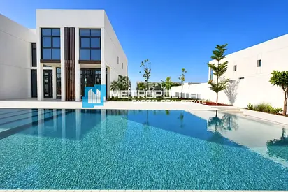 Corner | Vacant 5BR+M | Private Pool and Garden