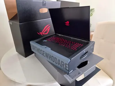 ASUS ROG Strix SCAR 18 | RTX 4090 | i9-14900HX | 64GB | 4TB | Insurance