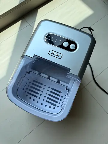 Portable Crown Countertop Ice Maker - Compact Home Use