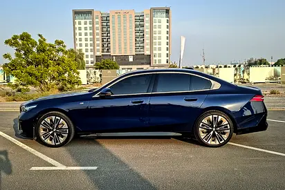 2024 BMW 5-SERIES photo 5