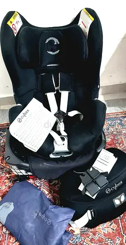Cybex platinum sirona  rotating 360 ( 0 to 4 years