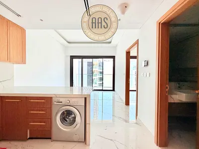 U shape kitchen •• very good size •• chiller free •• spacious layout •• pool view