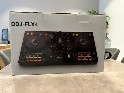 Pioneer DJ DDJ-FLX4 DJ Controller – Like New – Used Only for Training