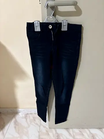 Dark skinny girls jeans - size M (good condition)