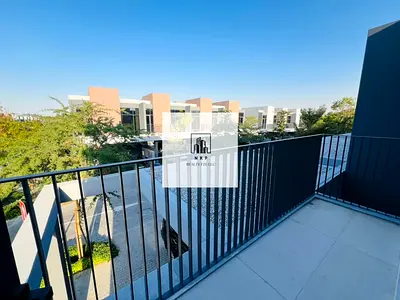 Spacious Smart 3bedroom townhouse | Sendian Massar | hot offer