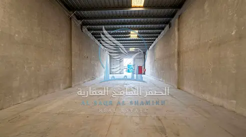 مستودع للإيجار في الصناعية 11 | 3,200 قدم مربع | شارع رئيسي | 140,000 درهم